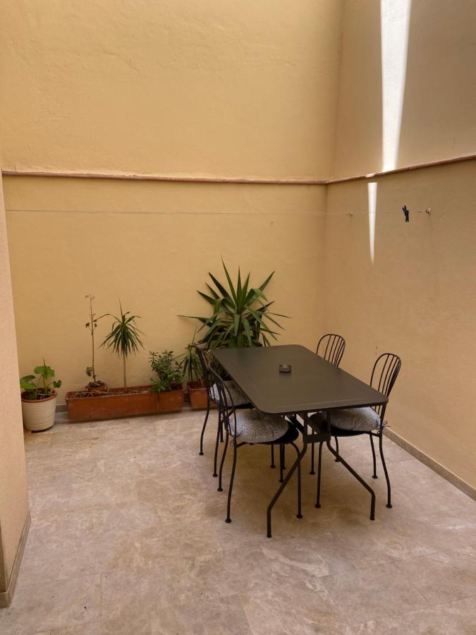 Central Apartment With Patio By Wayra Tarifa Exterior photo